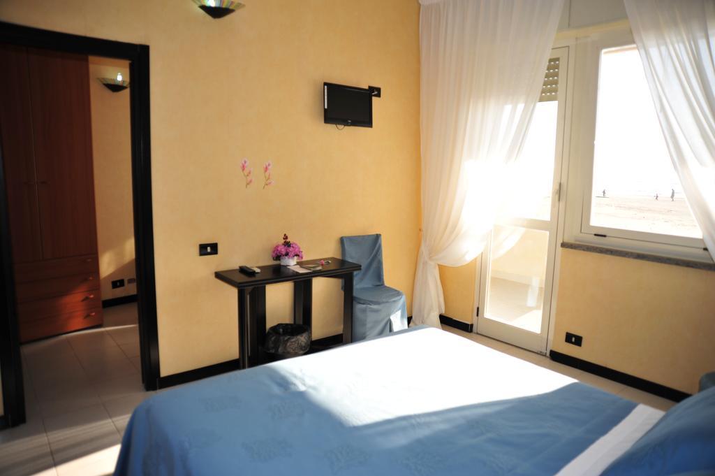 Marocca Hotell Nettuno Exteriör bild